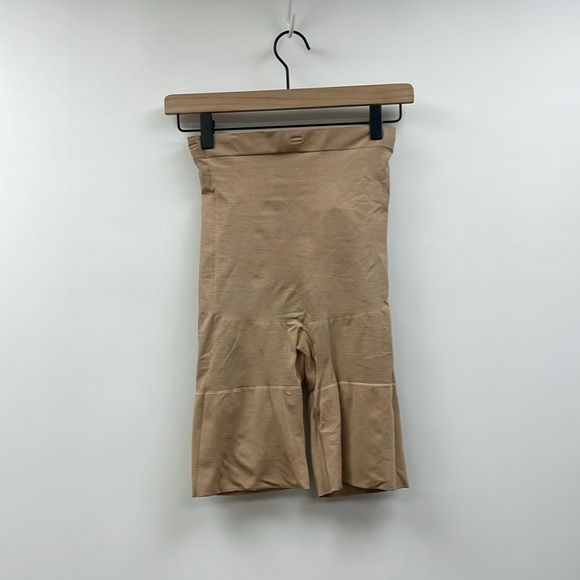 Spanx High Rise Mid-Thigh Shapewear Shorts Tan Stretch Large - Picture 1 of 6